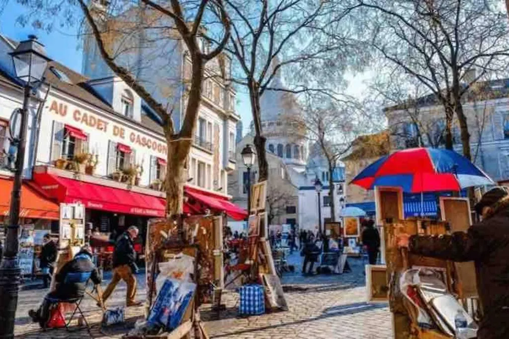 Dernier Etage A Montmartre Parijs