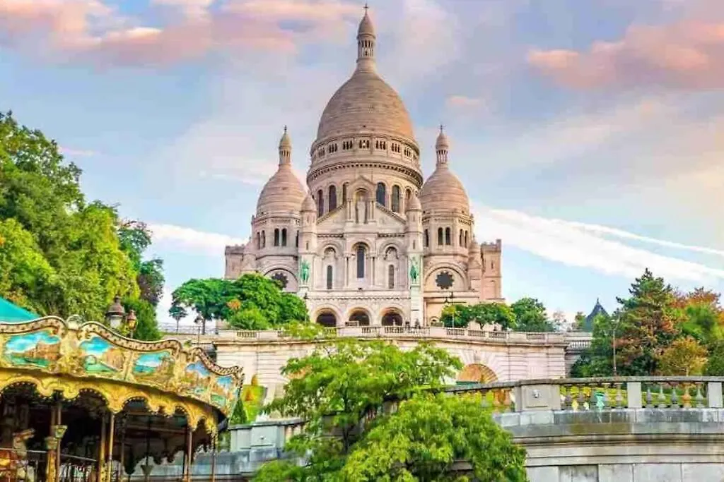 Dernier Etage A Montmartre Parijs