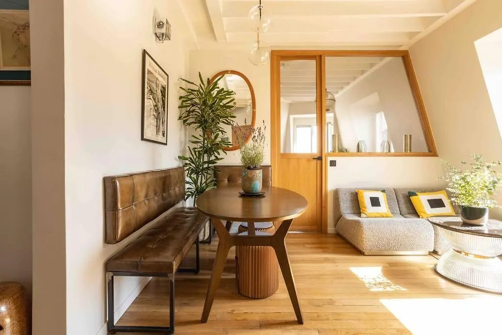 Dernier Etage A Montmartre Appartement Parijs