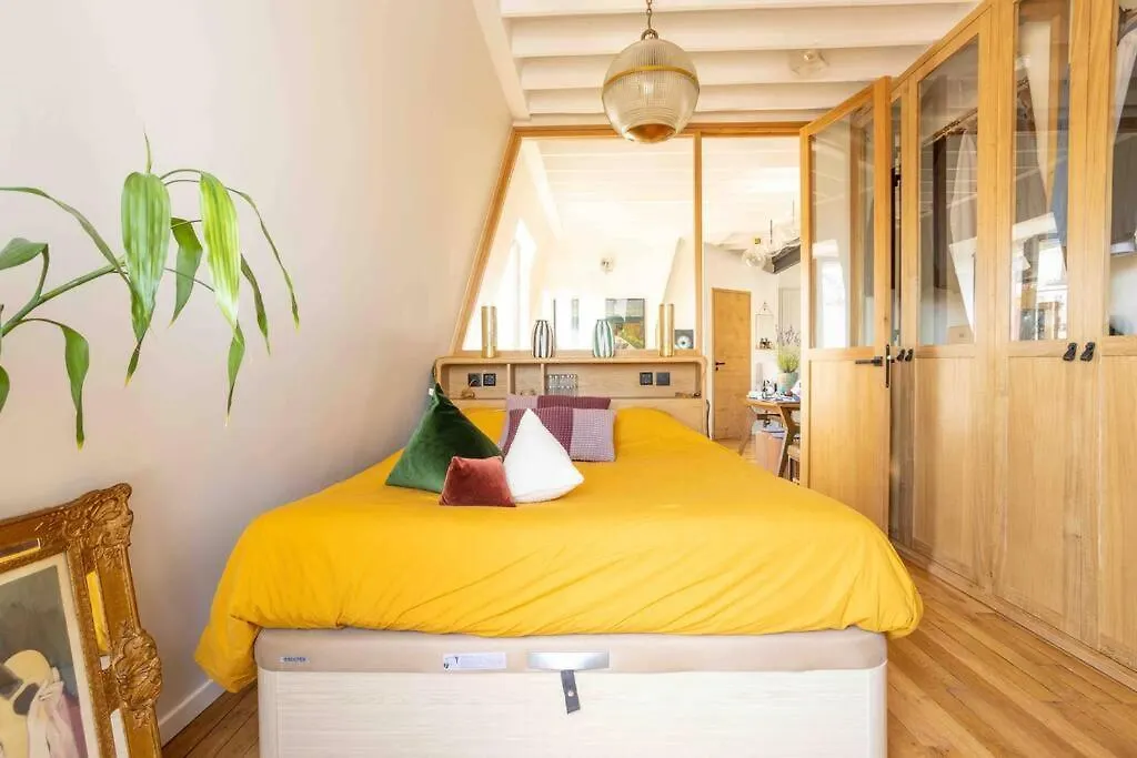 Dernier Etage A Montmartre Parijs