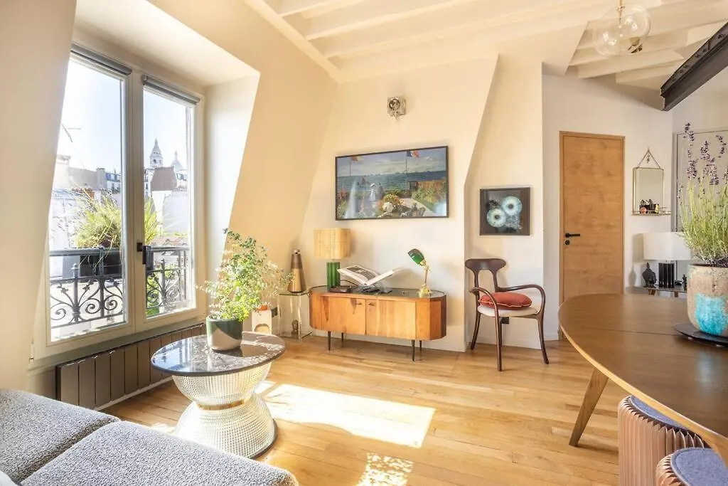Dernier Etage A Montmartre Appartement Parijs